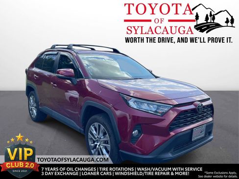 Used 2019 Toyota RAV4 XLE Premium w/ Cold Weather Package FWD image 1
