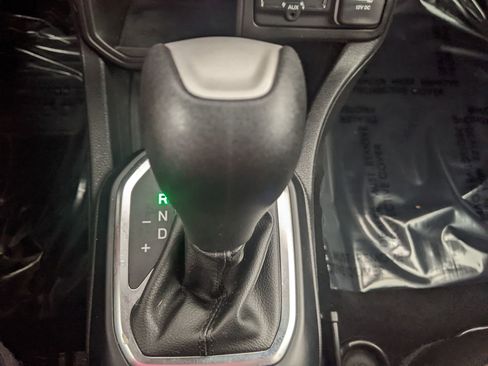 Used 2018 Jeep Renegade Latitude image 30