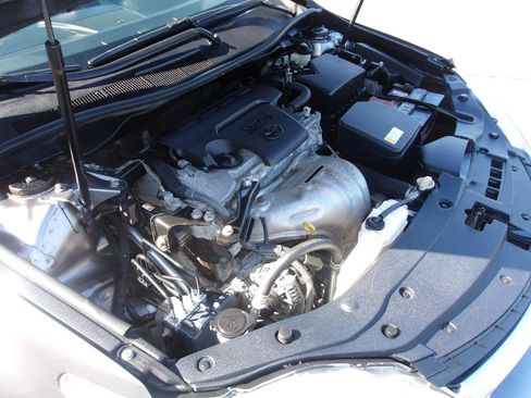 Used 2015 Toyota Camry LE FWD image 19
