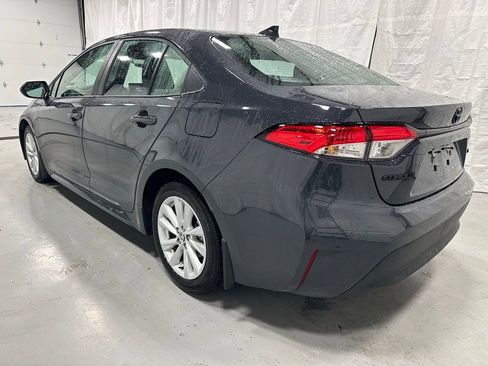 Used 2025 Toyota Corolla LE w/ LE Premium Package image 5