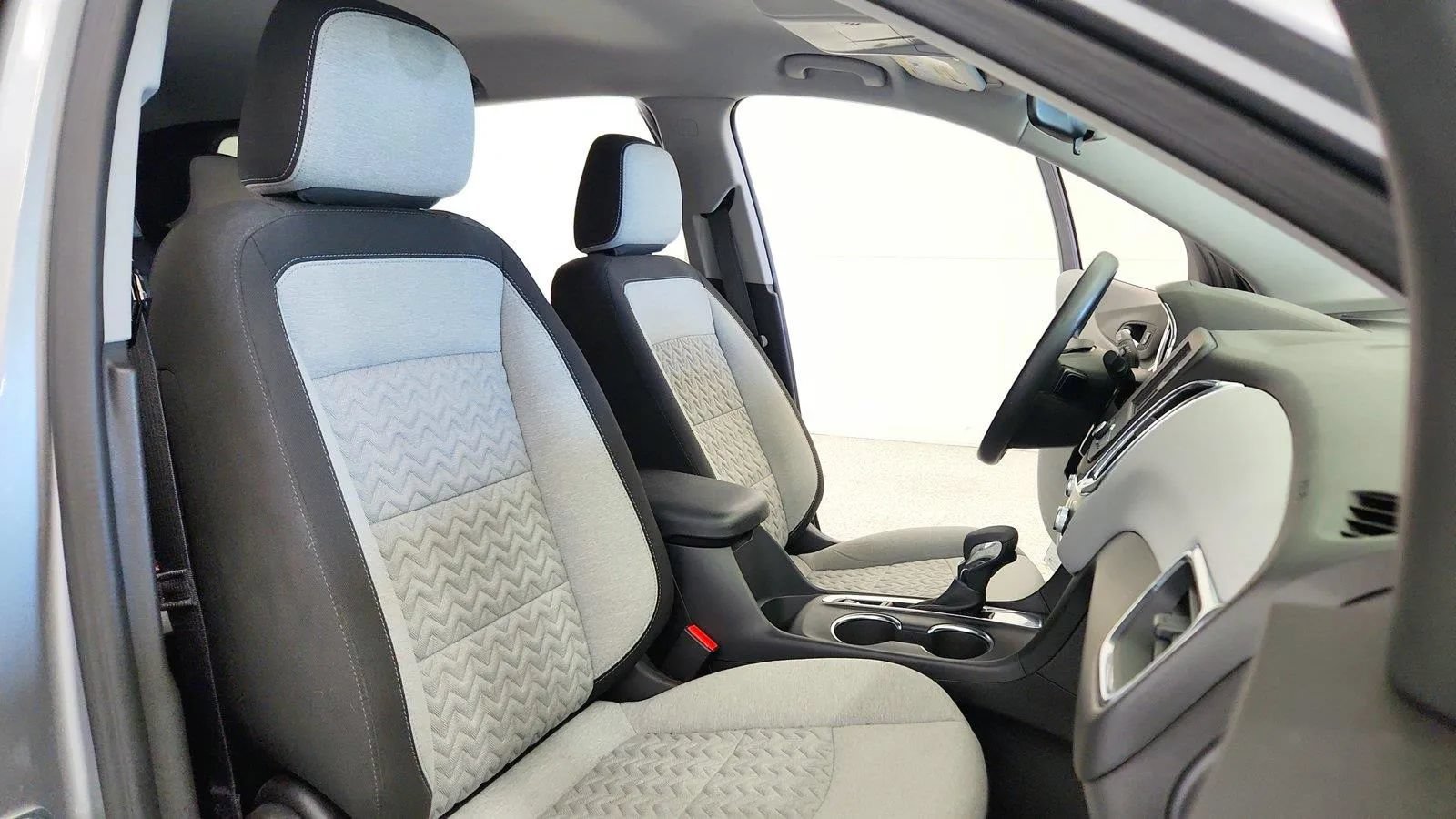 Used 2024 Chevrolet Equinox LS w/ LS Convenience Package FWD image 30