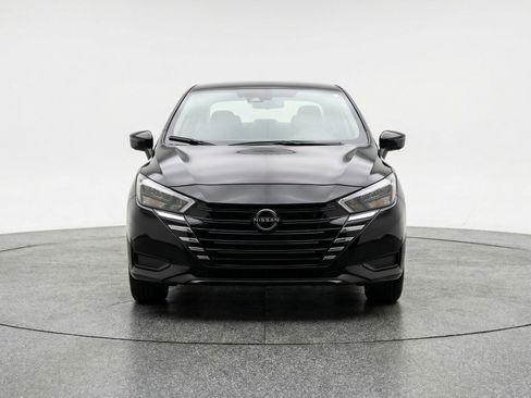 Used 2025 Nissan Versa SV image 2