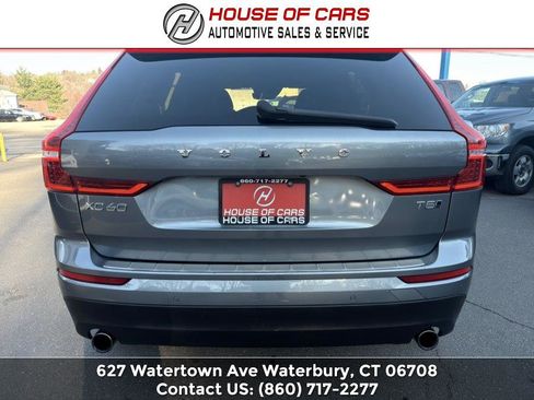 Used 2018 Volvo XC60 T5 Momentum w/ Vision Package AWD/4WD image 16