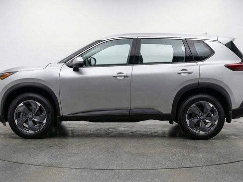 Used 2025 Nissan Rogue SV image 5