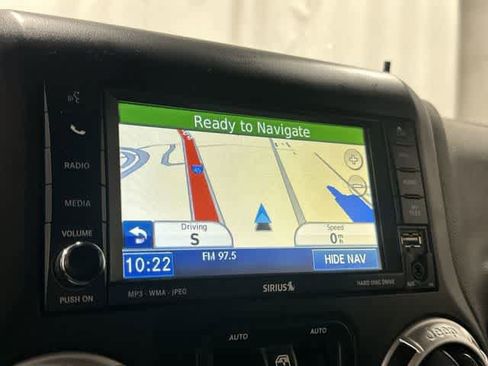 Used 2011 Jeep Wrangler Unlimited Rubicon w/ Connectivity Group AWD/4WD image 23