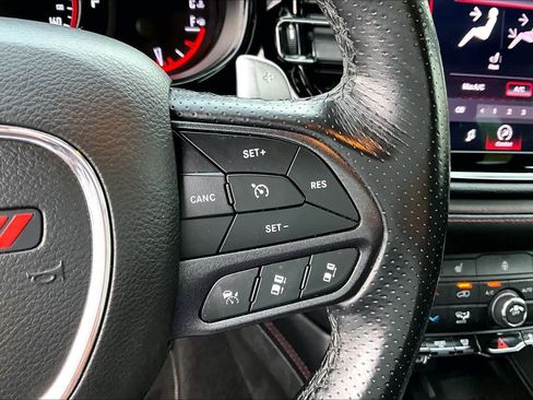 Used 2021 Dodge Durango R/T w/ Technology Group AWD/4WD image 23