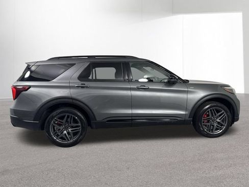 Used 2025 Ford Explorer ST-Line w/ ST-Line Street Pack AWD/4WD image 36