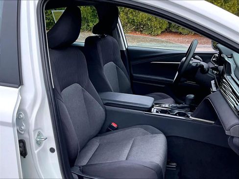 Used 2025 Toyota Camry LE FWD image 11