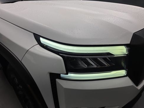 Used 2023 Nissan Frontier Pro-X w/ Pro Convenience Package image 10