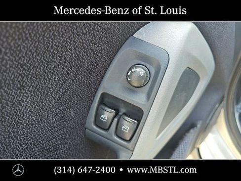 Used 2012 smart fortwo passion image 16