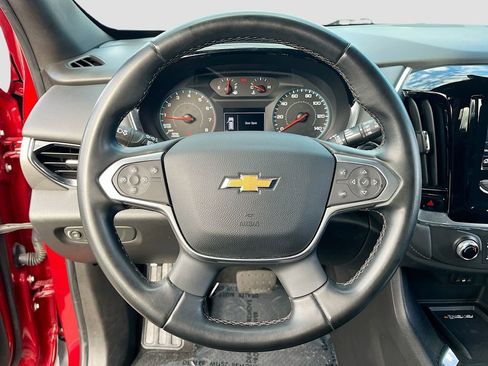 Used 2023 Chevrolet Traverse LT image 23