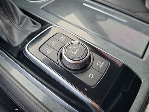 Certified 2022 Nissan Armada SV w/ SV Appearance Package image 37