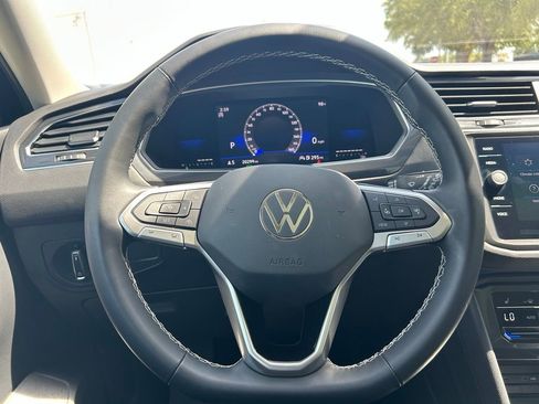 Used 2023 Volkswagen Tiguan SE w/ Panoramic Sunroof Package FWD image 20