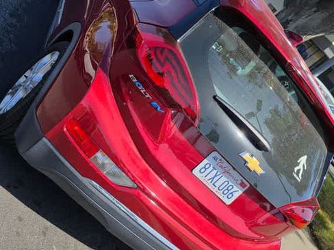 Used 2017 Chevrolet Bolt LT image 3
