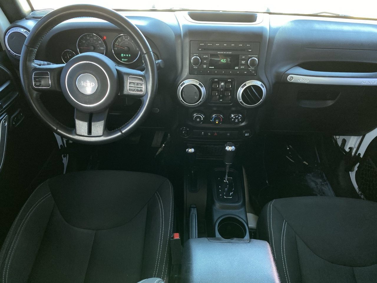 Used 2018 Jeep Wrangler Unlimited Sahara AWD/4WD image 17