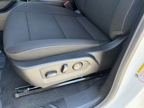 Used 2025 GMC Canyon Elevation w/ Convenience Package RWD image 15