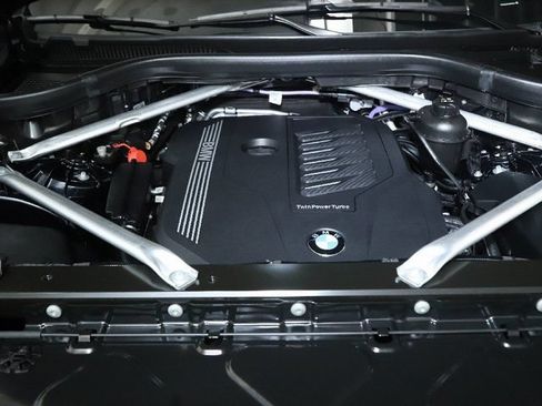 Used 2023 BMW X5 xDrive40i w/ M Sport Package AWD/4WD image 38