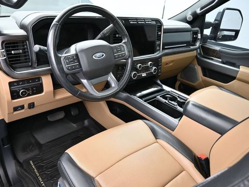 Used 2023 Ford F250 Lariat w/ Lariat Ultimate Package AWD/4WD image 22