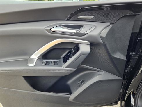 Used 2025 Audi Q5 2.0T Premium Plus image 17