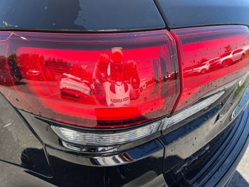 Certified 2021 Jeep Grand Cherokee Laredo X AWD/4WD image 12