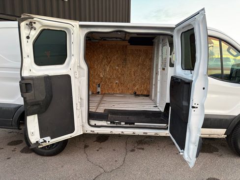 Used 2015 Ford Transit 250 130 Low Roof w/ Exterior Upgrade Package image 28