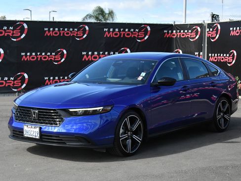 Used 2024 Honda Accord Sport image 3