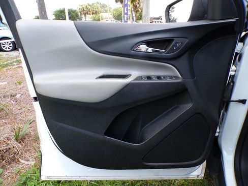 Used 2022 Chevrolet Equinox LS w/ LS Convenience Package image 33