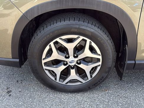 Certified 2022 Subaru Forester Premium AWD/4WD image 10