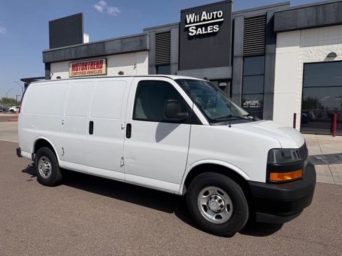 Used 2020 Chevrolet Express 2500 RWD image 2