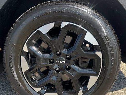 Used 2024 Kia Sorento S AWD/4WD image 15
