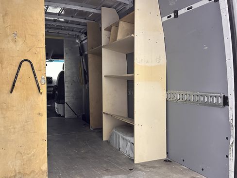 Used 2020 Freightliner Sprinter 3500 image 24