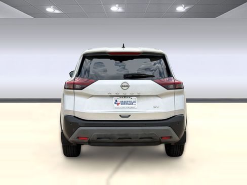 Used 2023 Nissan Rogue SV image 10