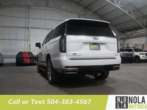 Used 2022 Cadillac Escalade Premium Luxury RWD image 16