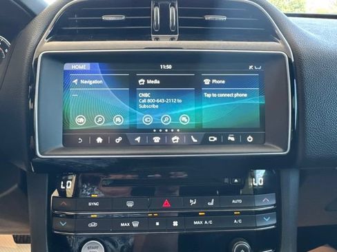 Used 2017 Jaguar F-PACE Prestige AWD/4WD image 16