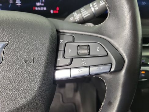 Used 2025 Cadillac XT4 Premium Luxury FWD image 22