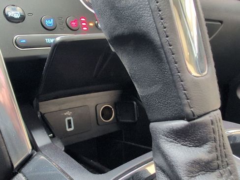 Used 2018 Ford Explorer Platinum image 34