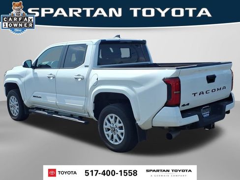 Used 2024 Toyota Tacoma SR5 AWD/4WD image 9