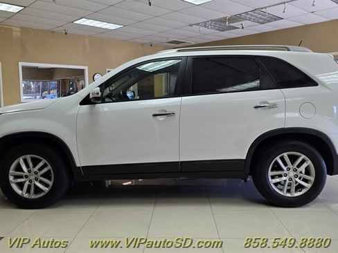 Used 2014 Kia Sorento LX FWD image 6
