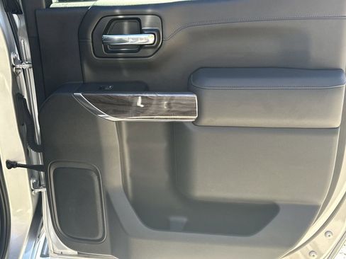 Used 2022 Chevrolet Silverado 1500 LTZ image 17