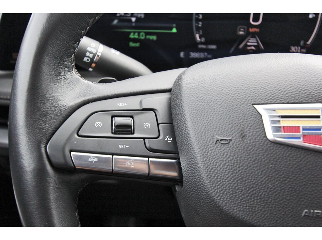 Certified 2025 Cadillac XT4 Premium Luxury FWD image 15
