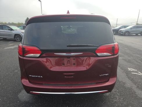 Used 2018 Chrysler Pacifica Limited FWD image 15