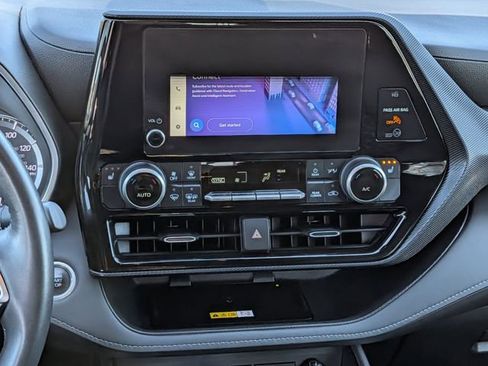 Used 2024 Toyota Highlander XSE image 15