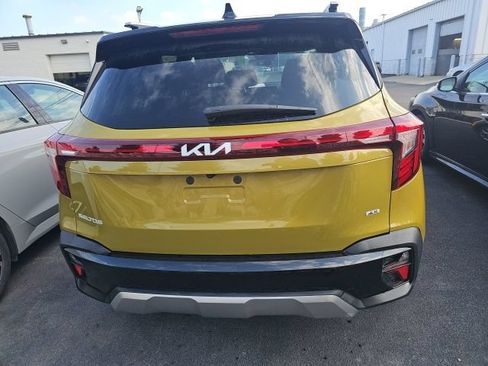 Used 2024 Kia Seltos S AWD/4WD image 5
