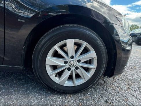 Used 2019 Volkswagen Golf S FWD image 12