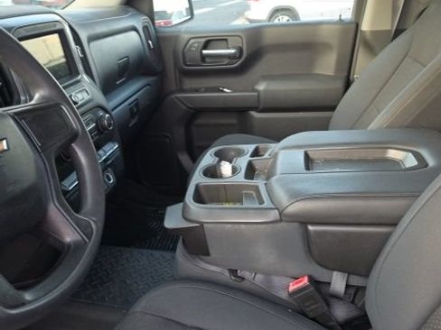 Used 2019 Chevrolet Silverado 1500 Custom w/ Infotainment Package RWD image 9