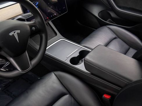 Used 2021 Tesla Model 3 Standard Range Plus image 11