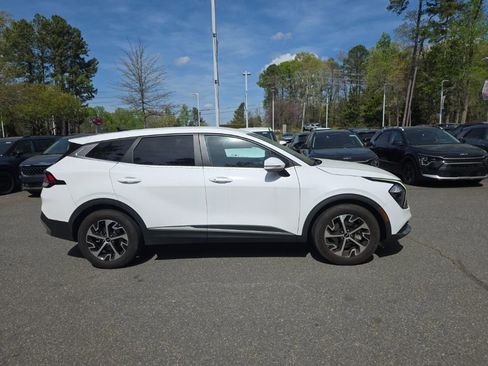Used 2023 Kia Sportage EX image 7