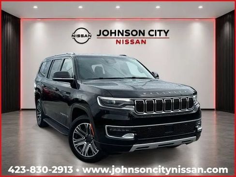 Used 2024 Jeep Wagoneer L Series II w/ Flexible Seating Group AWD/4WD image 1