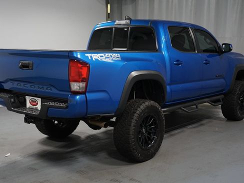 Used 2016 Toyota Tacoma TRD Off-Road w/ Towing Package AWD/4WD image 8