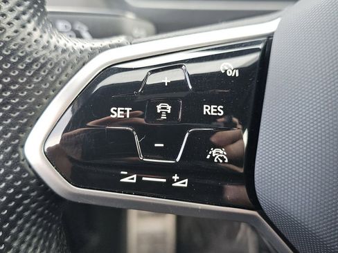 Used 2022 Volkswagen Tiguan SEL R-Line image 13